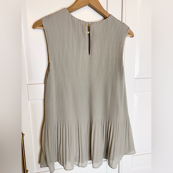 NWT H&M flowy blouse - Picture 2 of 7